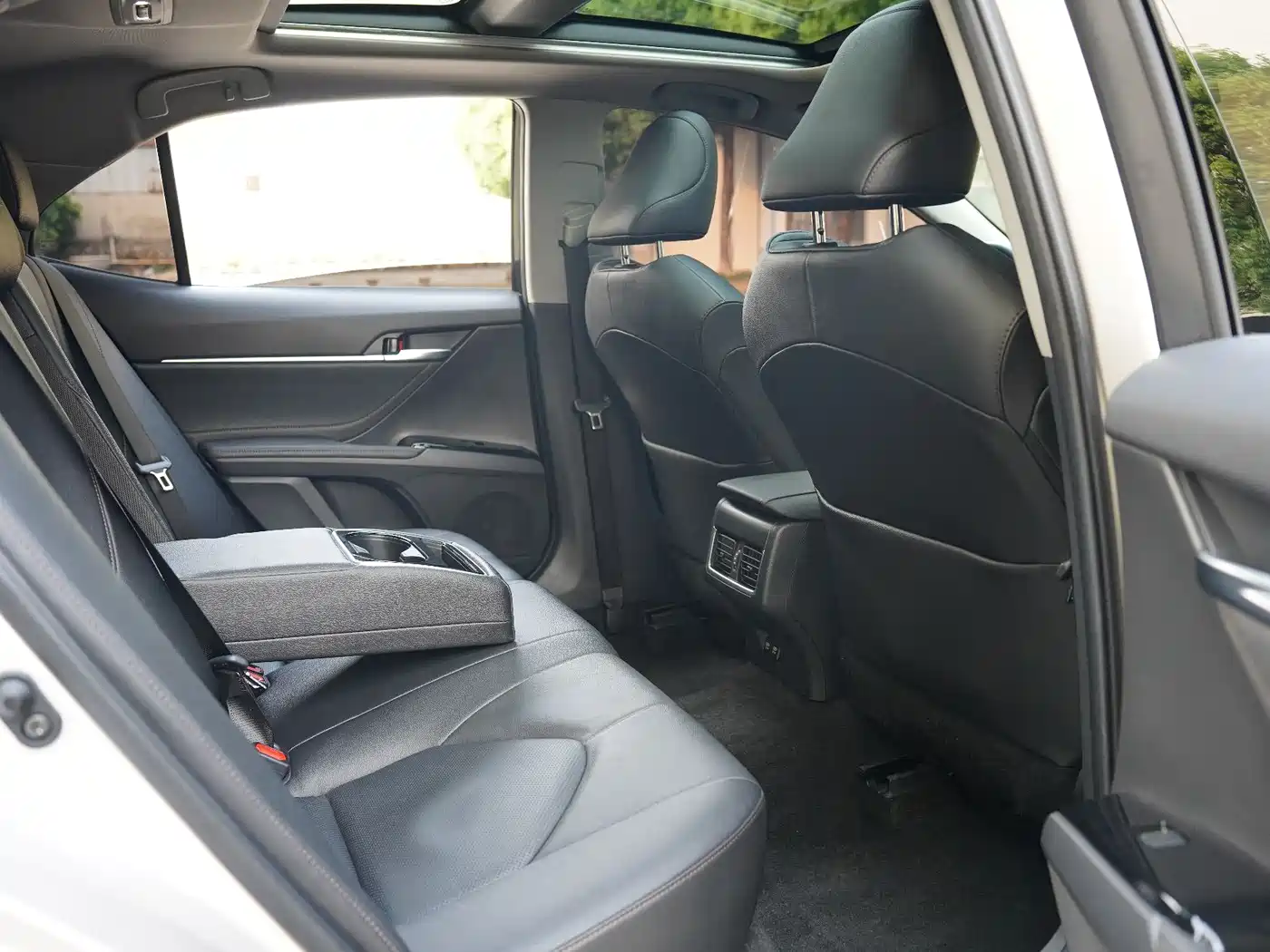 Toyota Camry 2021 2.5G Luxury Edition фото 23