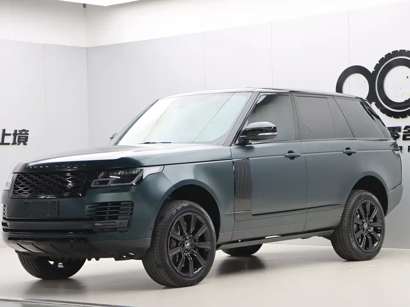 Land Rover Range Rover 2020 3.0 L6 Shengshi Edition фото 3