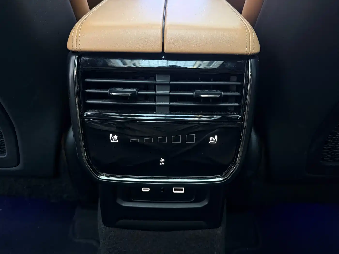 Lynk & Co 09 EM-P 2021 2.0T PHEV Halo 6-seater фото 13