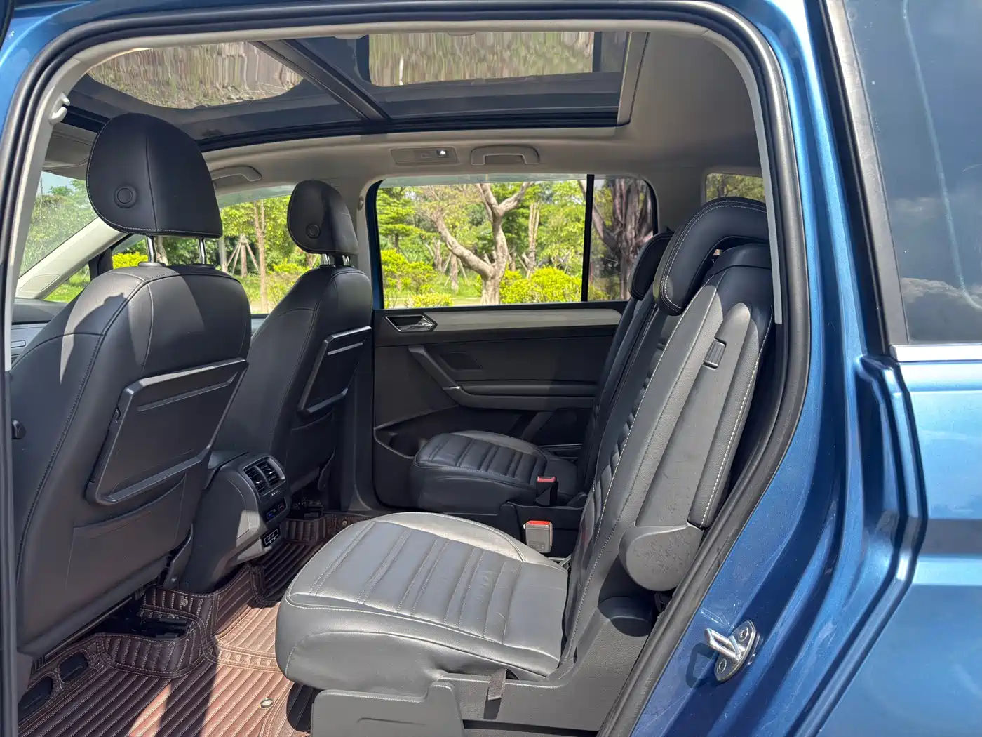 Photo 7 - Volkswagen Touran