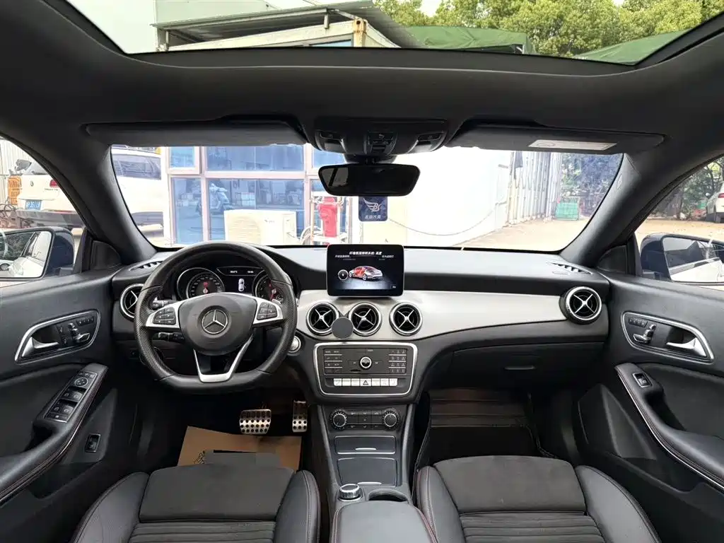 Mercedes-Benz CLA (Import) 2018 CLA 220 4MATIC фото 7