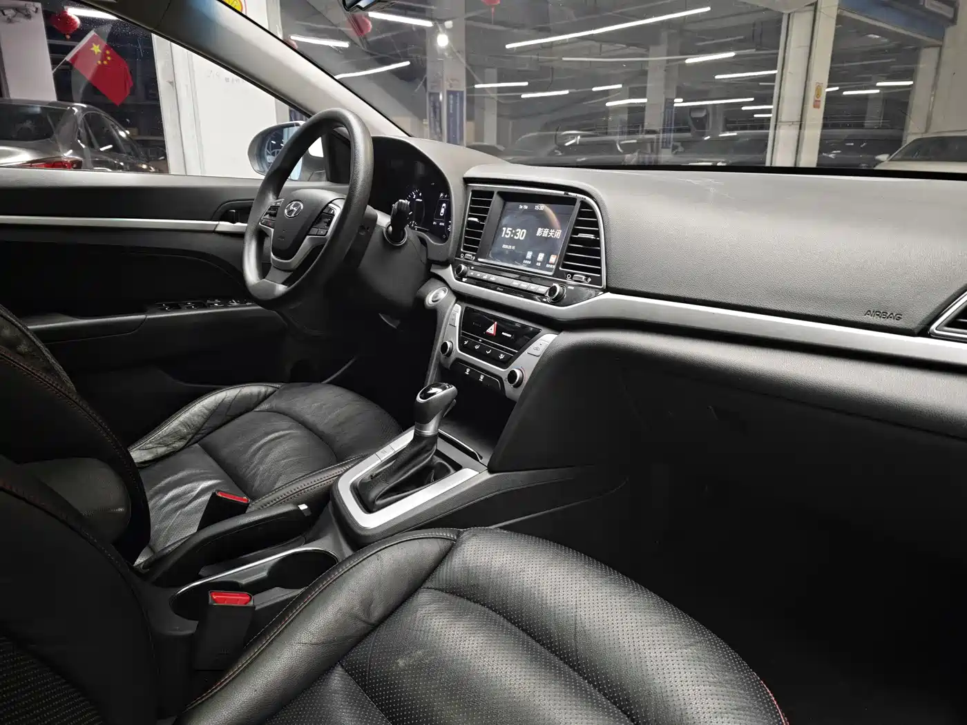Hyundai Elantra 2016 Model 1.6L Automatic Smart Elite фото 9