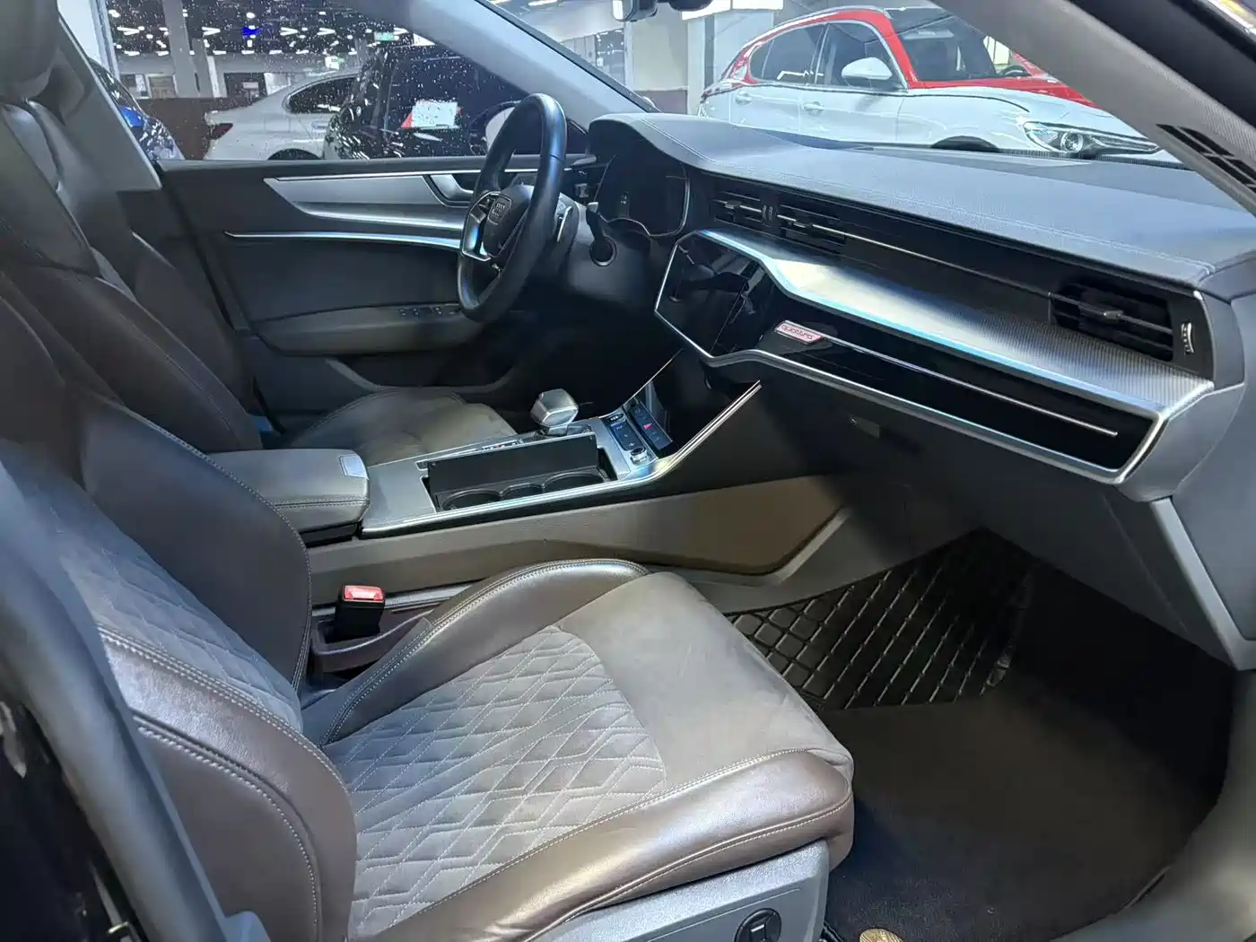 Audi A7L 2022 45 TFSI quattro S-line Vision Gloss Black Package фото 12