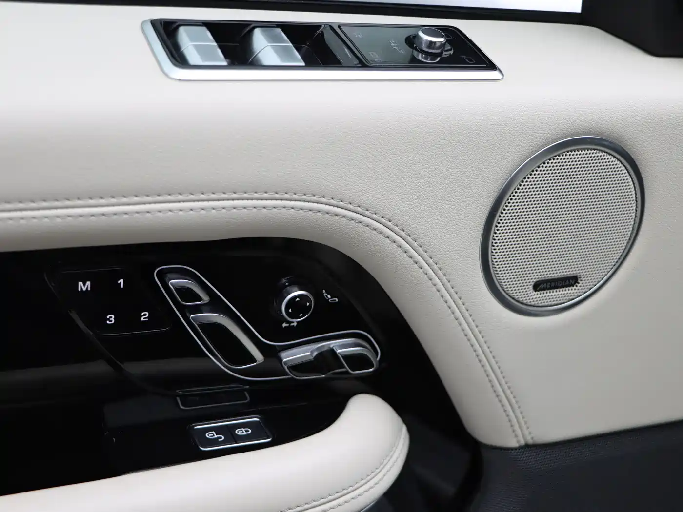 Land Rover Range Rover 2020 3.0 L6 Shengshi Edition фото 19