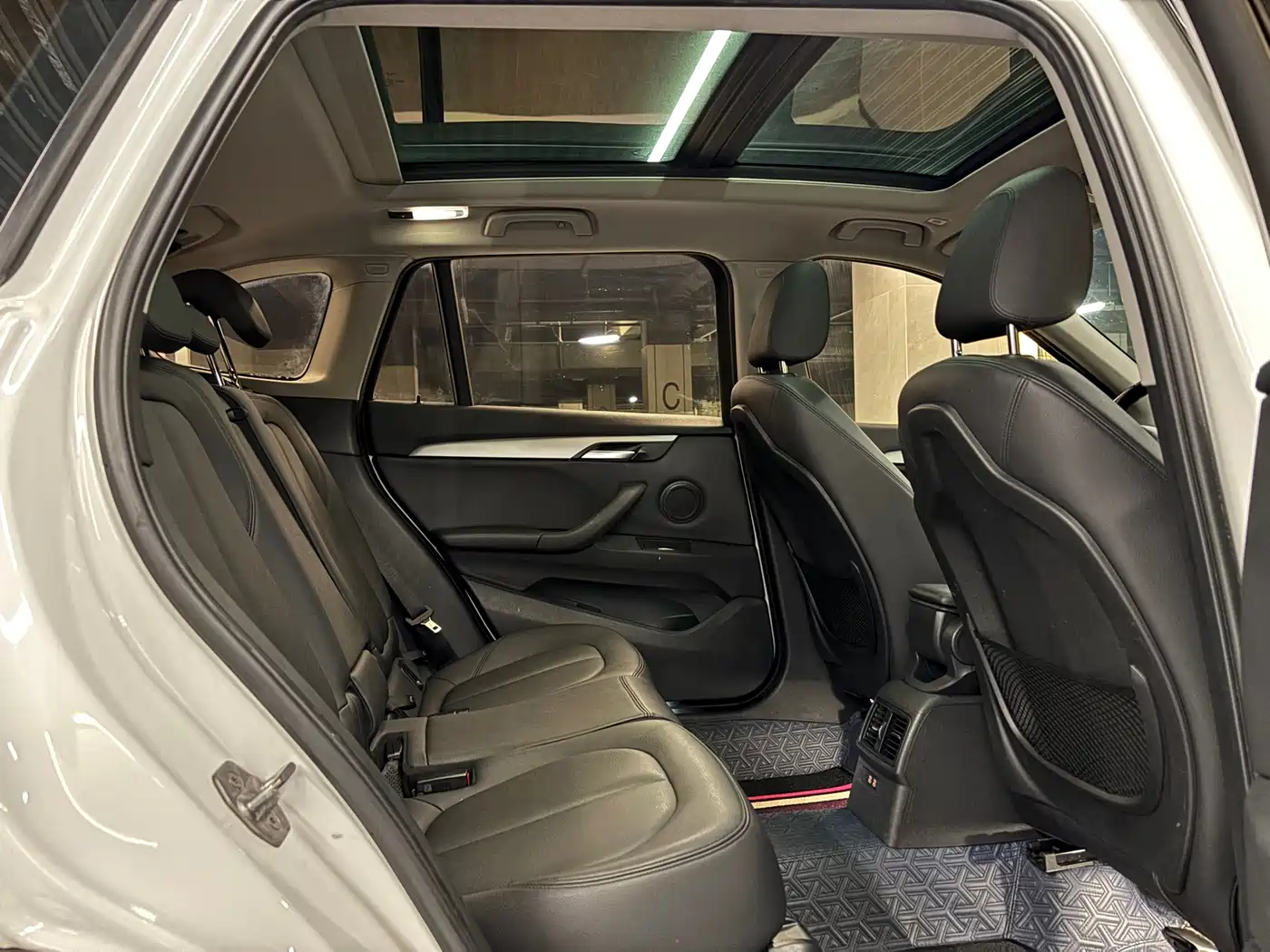 BMW X1 2019 sDrive20Li Leading Model фото 16