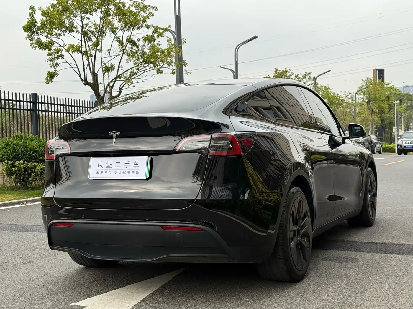 TESLA MODEL Y