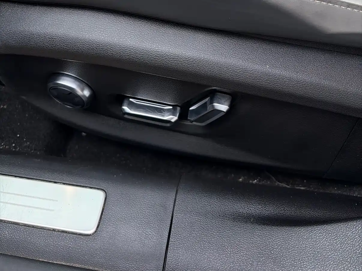 GEELY GALAXY GALAXY E8