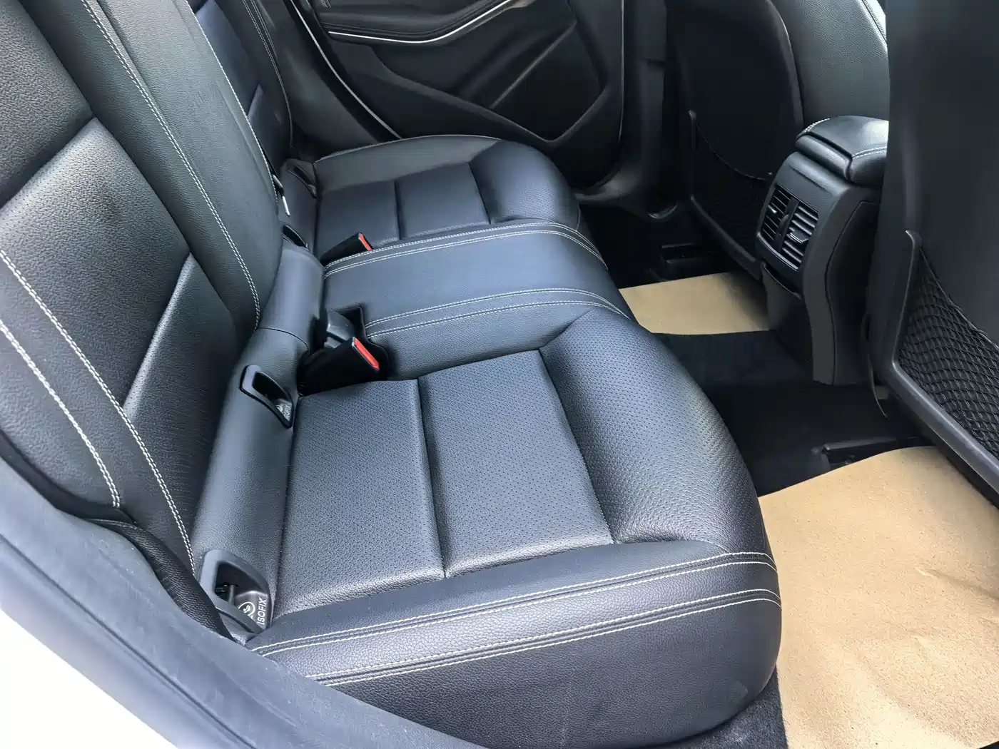 Mercedes-Benz GLA 2016 GLA 200 Dynamic фото 12