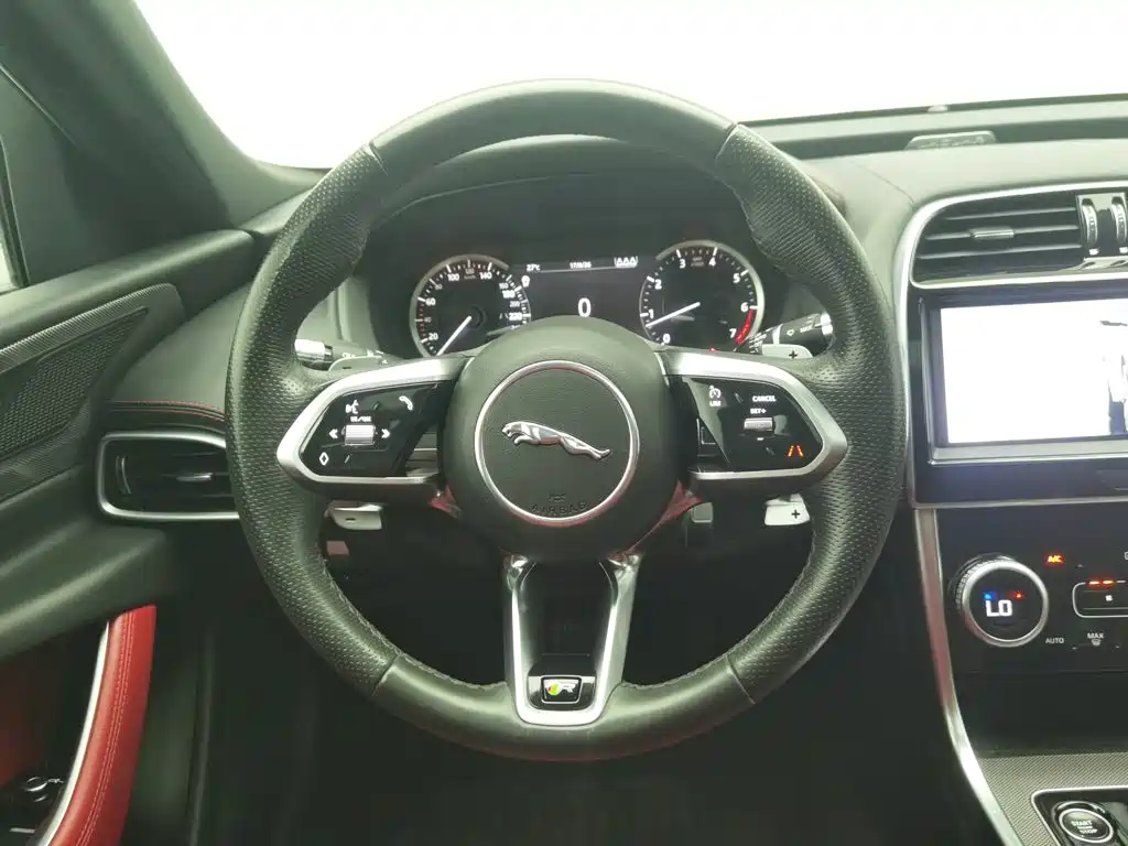 Jaguar XEL, миниатюра 11