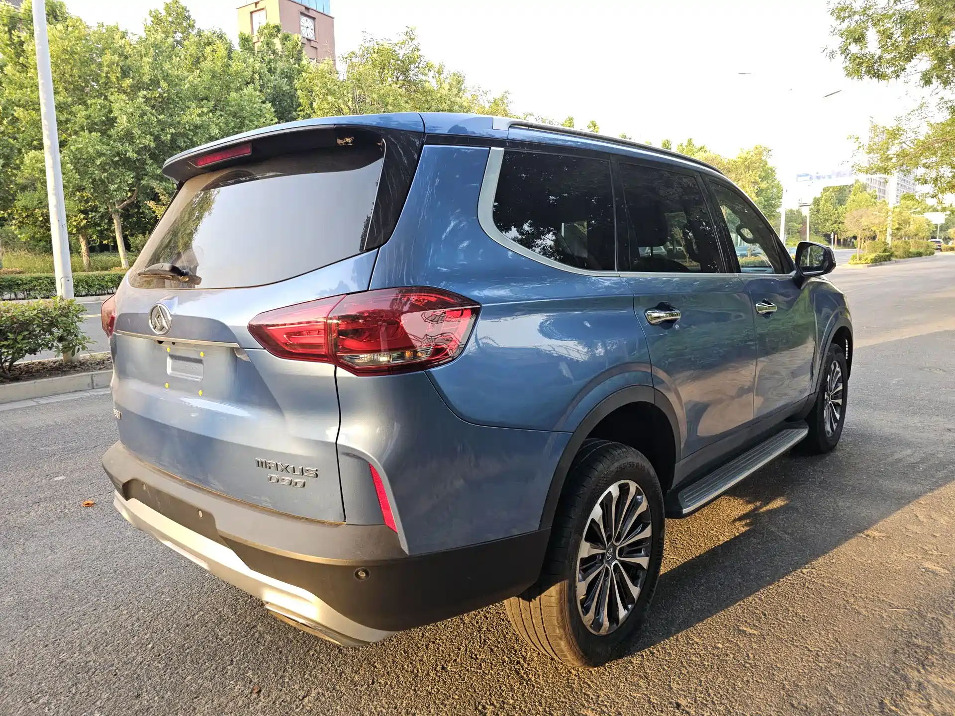 Фото 6 - Maxus D90