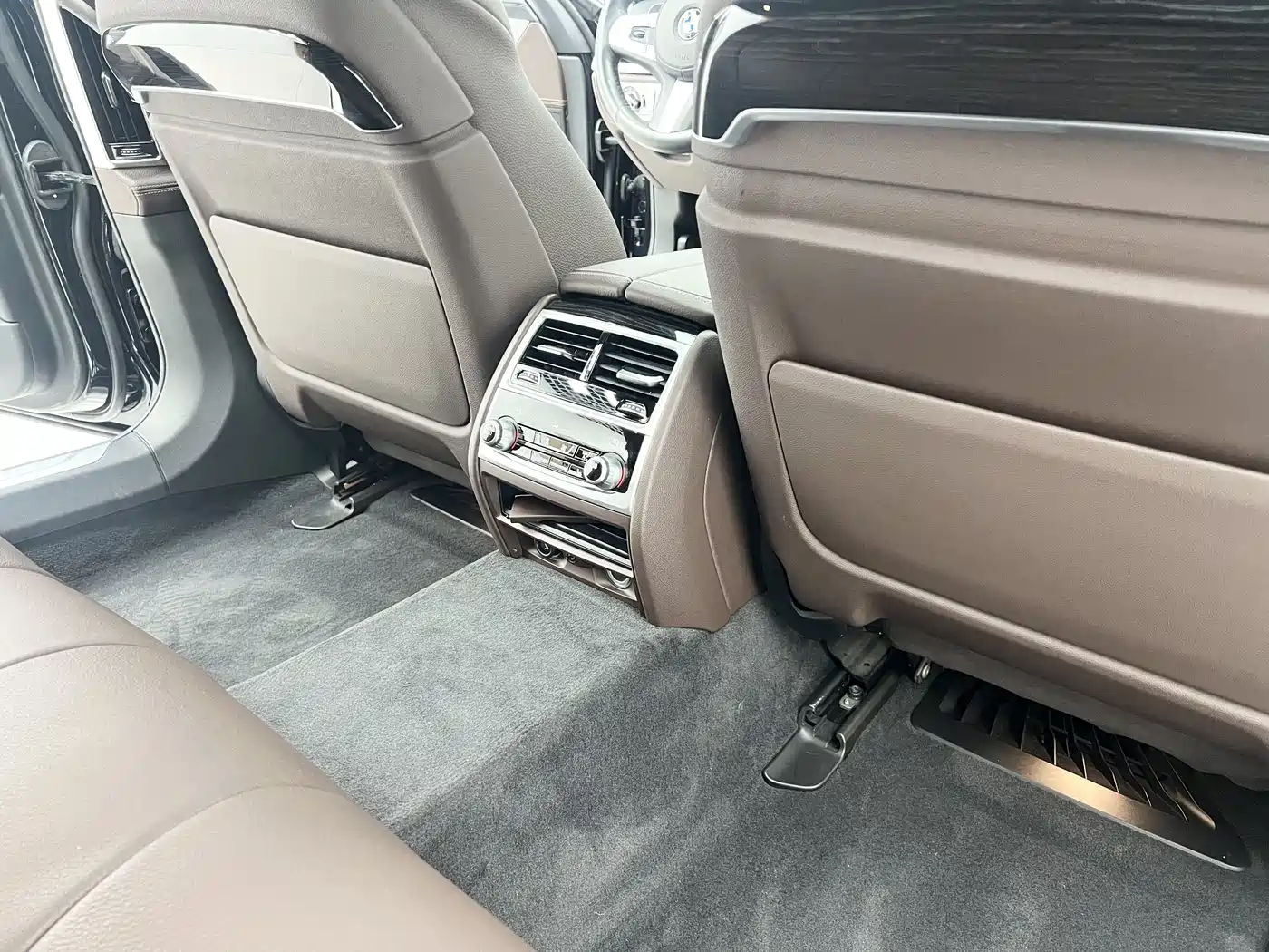 BMW 7 Series 2018 730Li Leading Type M Sport Package фото 13