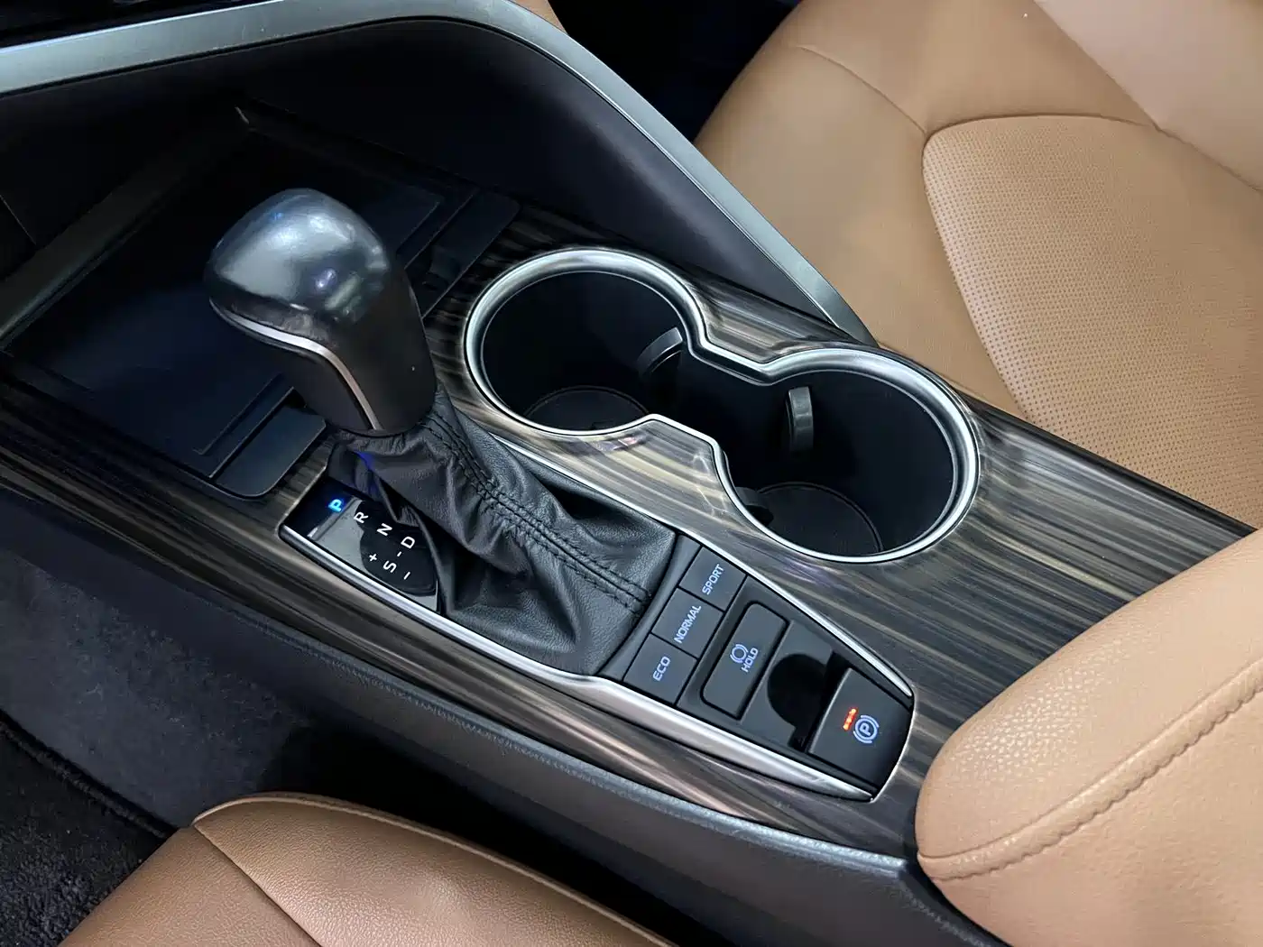 Toyota Camry 2021 2.5G Luxury Edition фото 15