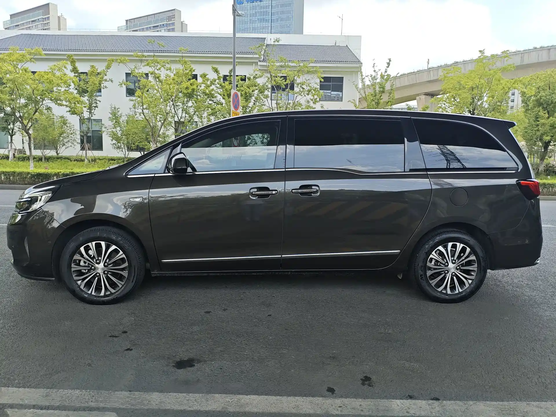 Фото 7 - Buick GL8