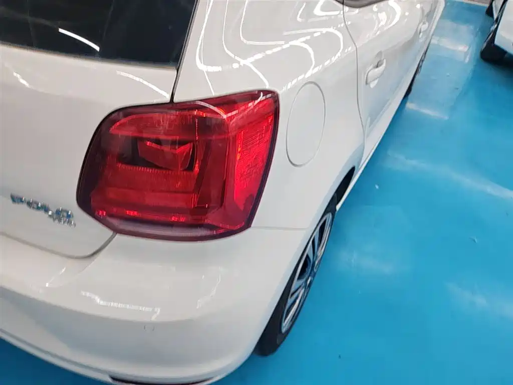 Volkswagen Polo 2016 1.6L Automatic Comfort фото 8