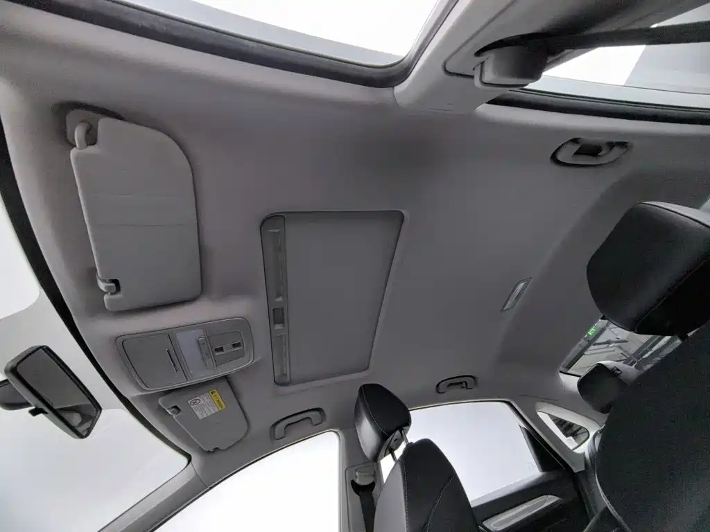 Roewe i6 New Energy 2018 2017 45T Hybrid Connected Smart Enjoyment Edition
