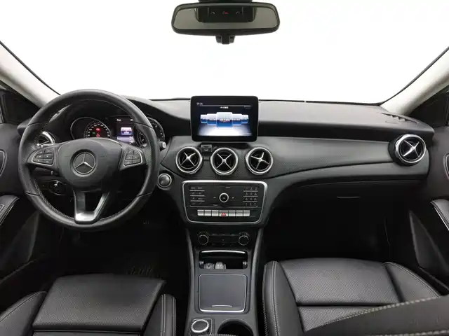 Mercedes-Benz GLA 2018 GLA 200 Dynamic — фото 5