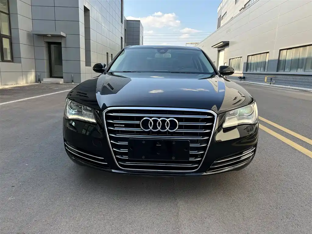 Audi A8 2012 A8L 45 TFSI quattro Luxury фото 2