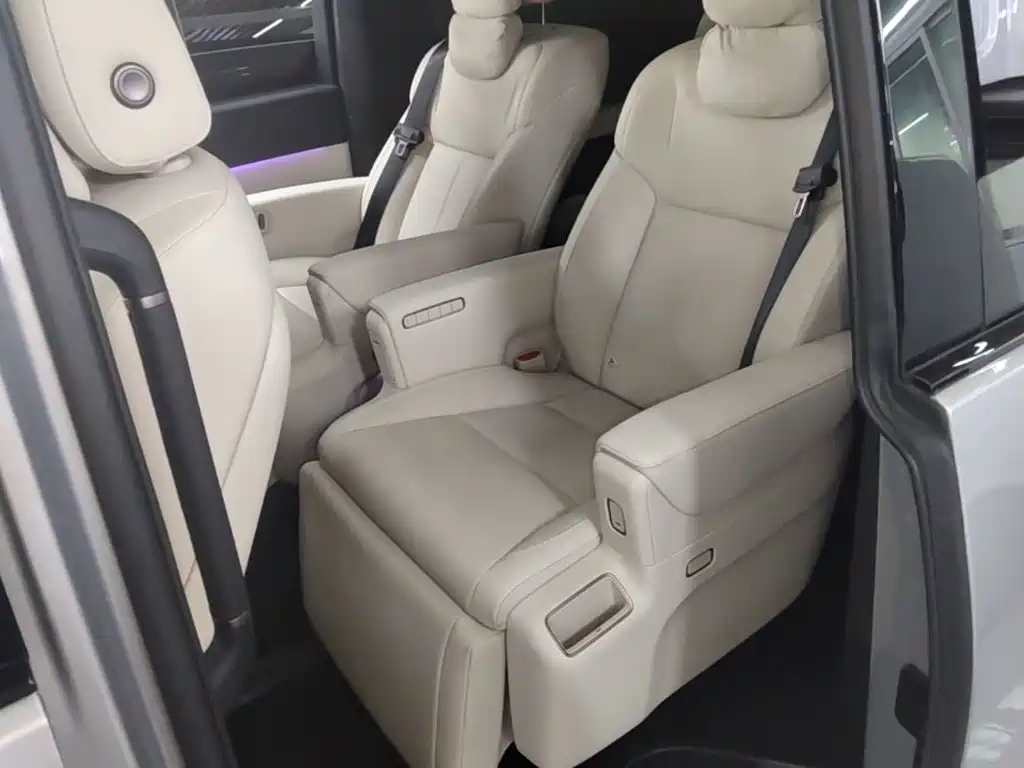 Li Auto MEGA 2025 2025 Model Home Family Special Edition