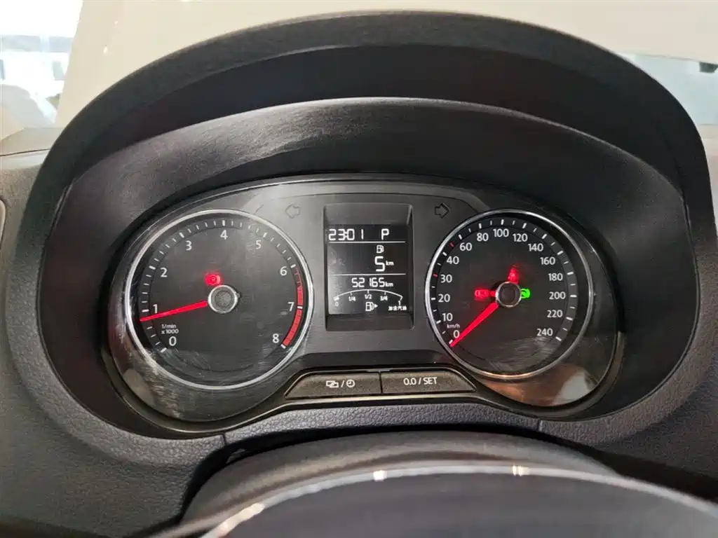 Volkswagen Polo 2016 1.6L Automatic Comfort фото 12