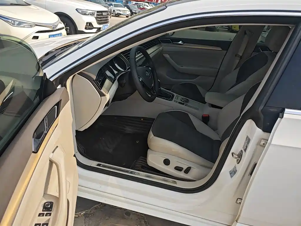 Volkswagen FAW-Volkswagen CC 2019 330TSI Luxury Appearance (China V) фото 16