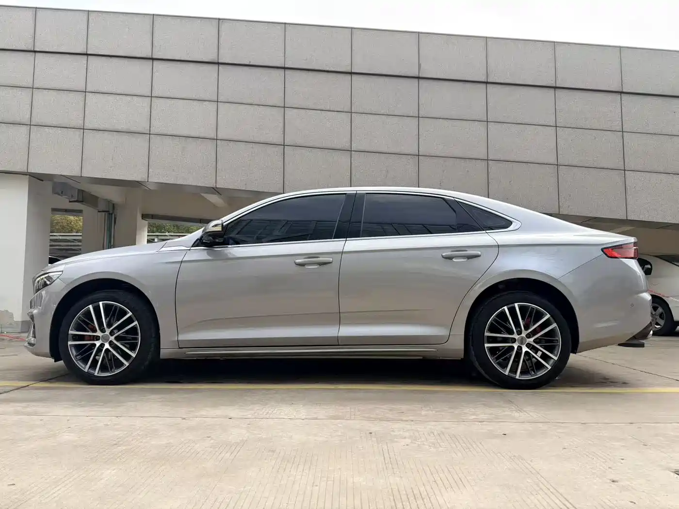 GEELY AUTOMOBILE XINGRUI