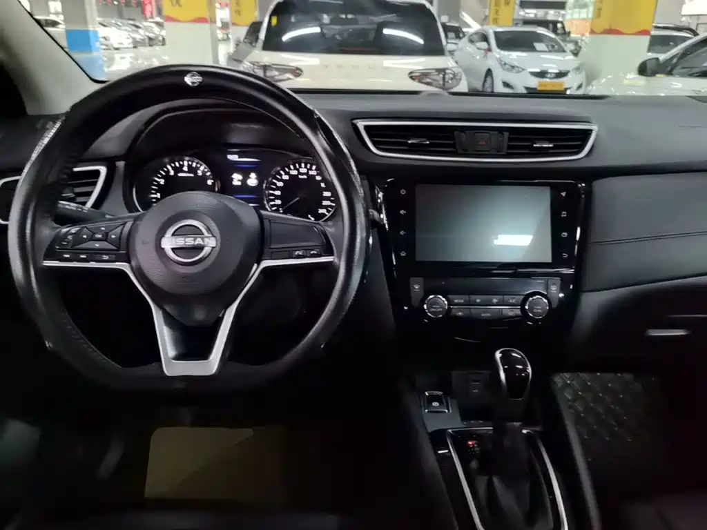 Nissan Qashqai 2024 2023 Model Classic 2.0L CVT XV+ Premium
