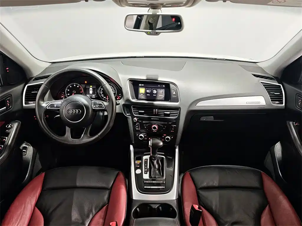 Audi Q5 2018 2017 Plus 40 TFSI Technology