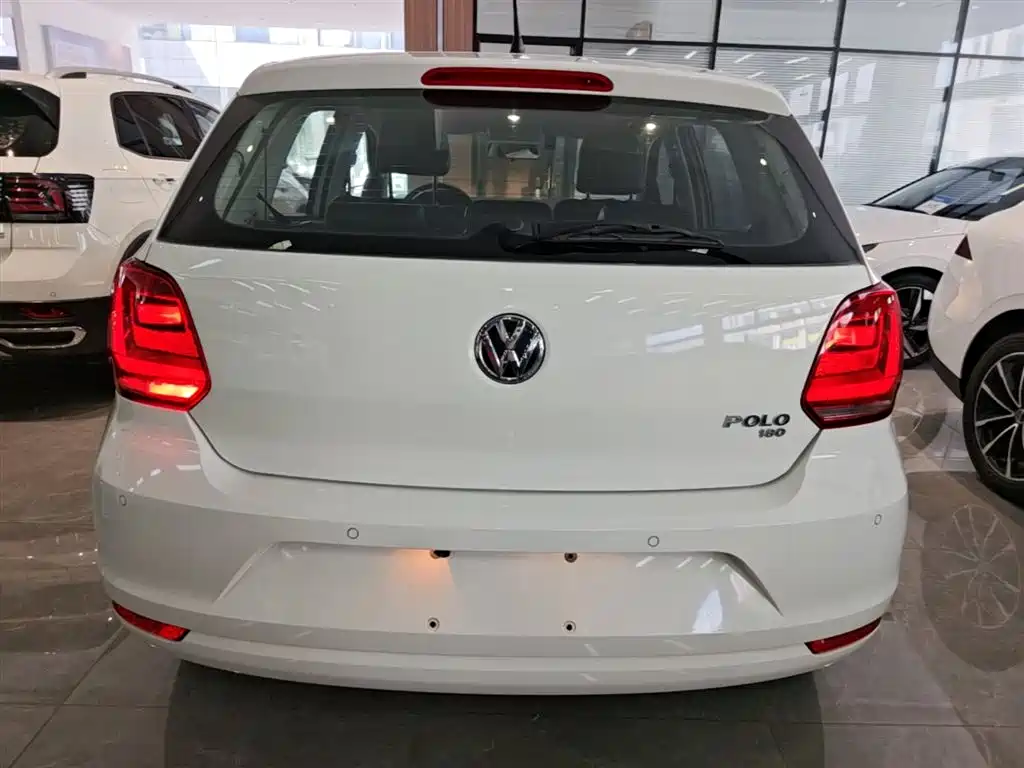 Volkswagen Polo 2016 1.6L Automatic Comfort фото 6