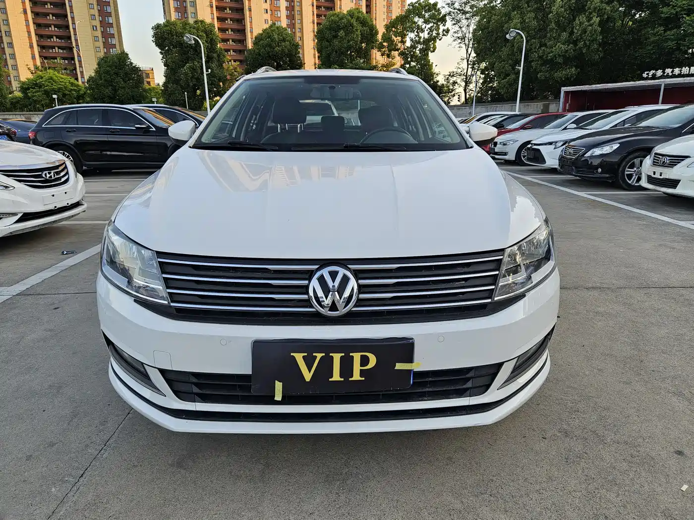Volkswagen Lavida Tour 2017 180TSI DSG Comfort Edition фото 2