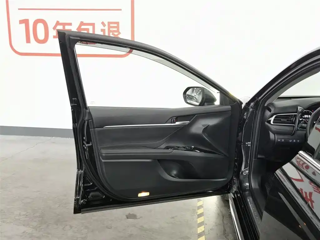 Toyota Camry 2023 2.5G Luxury Edition фото 8