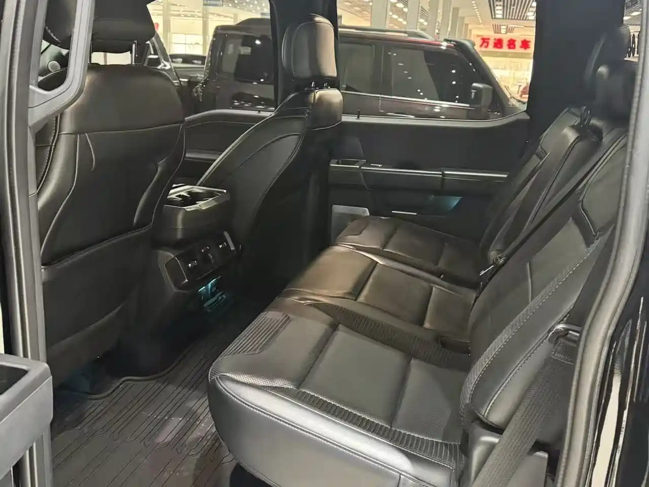 FORD F-150 RAPTOR