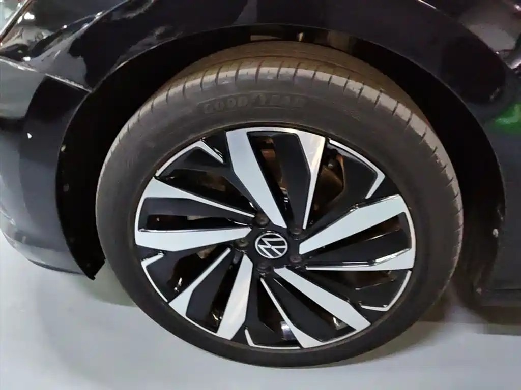 Volkswagen Passat 2022 330TSI Elite Edition фото 23