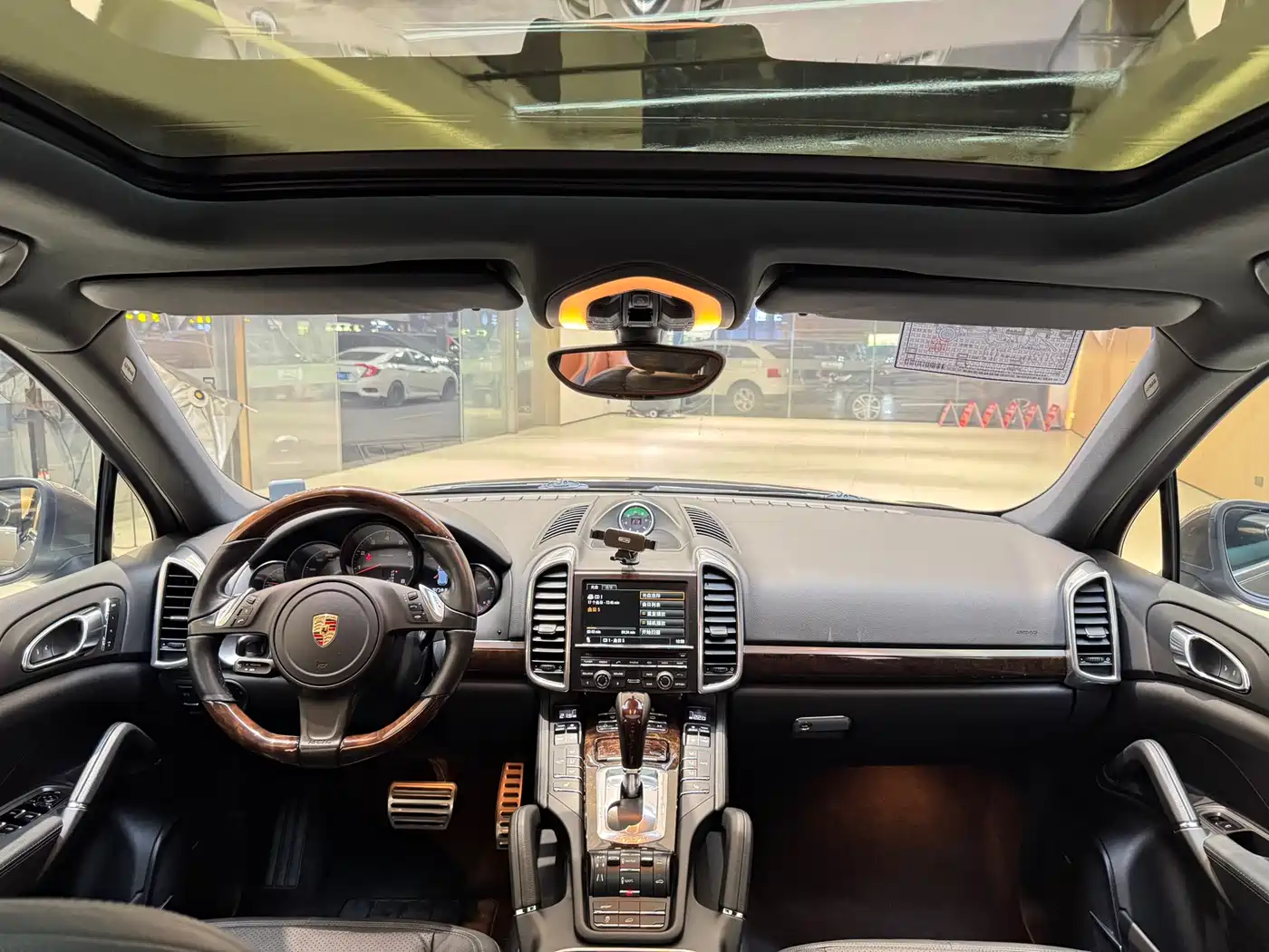 Porsche Cayenne 2014 Cayenne Platinum Edition 3.0T фото 19