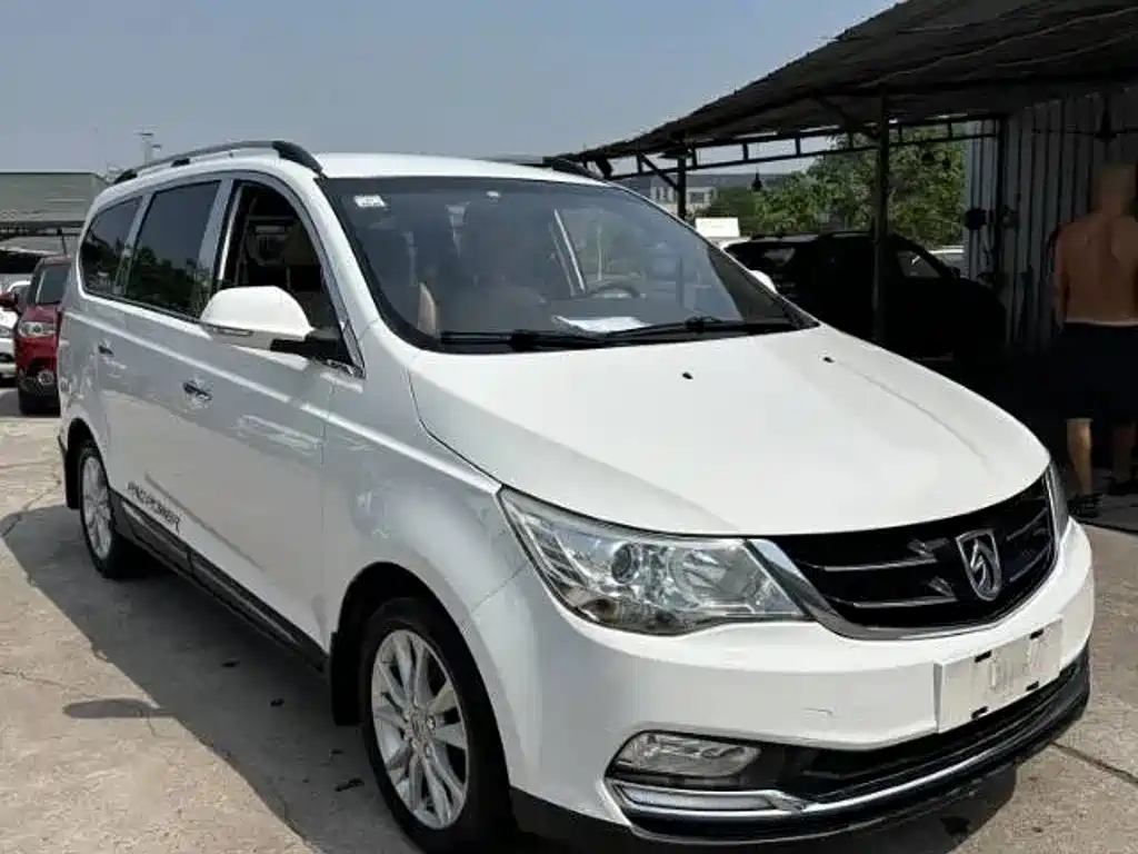 Фото 2 - Baojun 730