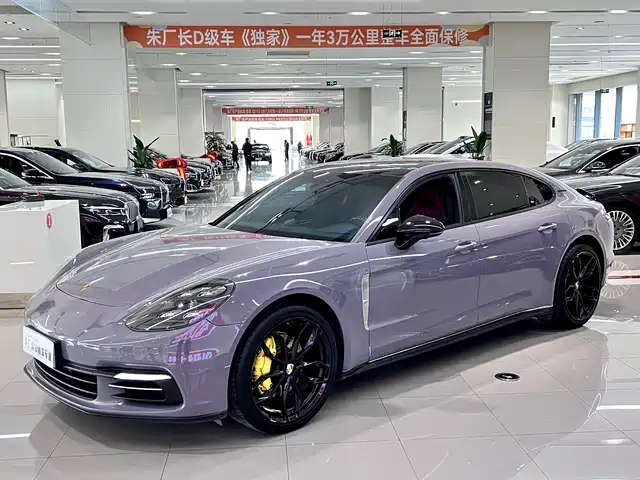 PORSCHE PANAMERA