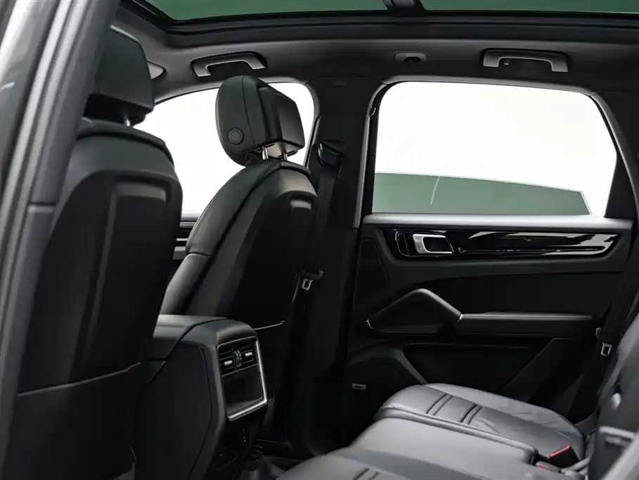 PORSCHE CAYENNE NEW ENERGY