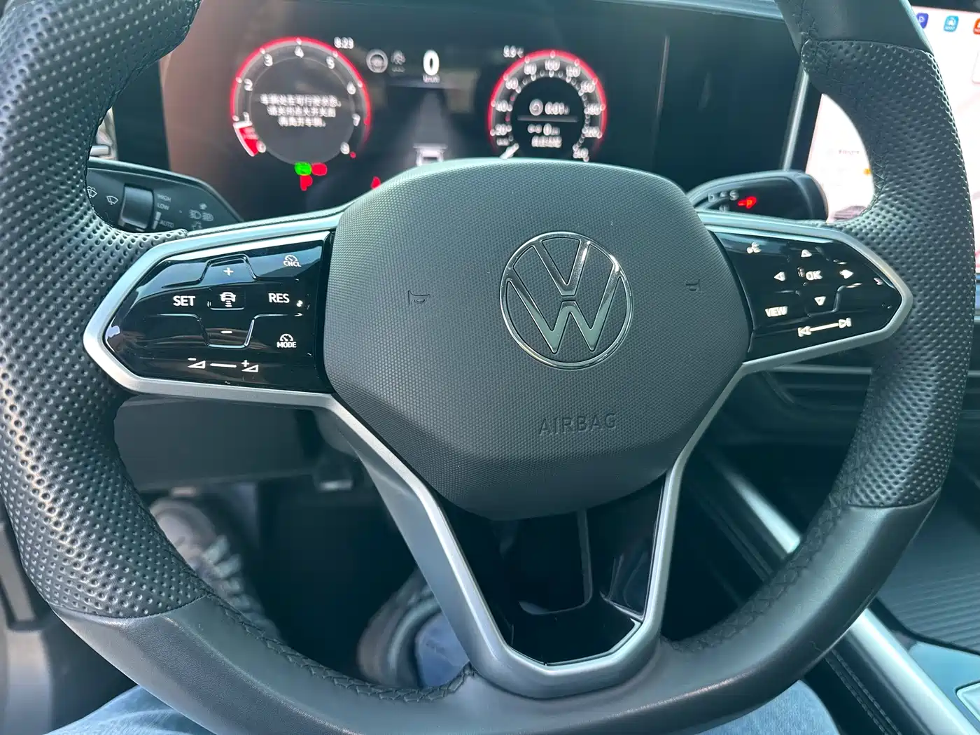 Volkswagen Passat 2025 Pro 380TSI Dragon Glory Edition фото 11