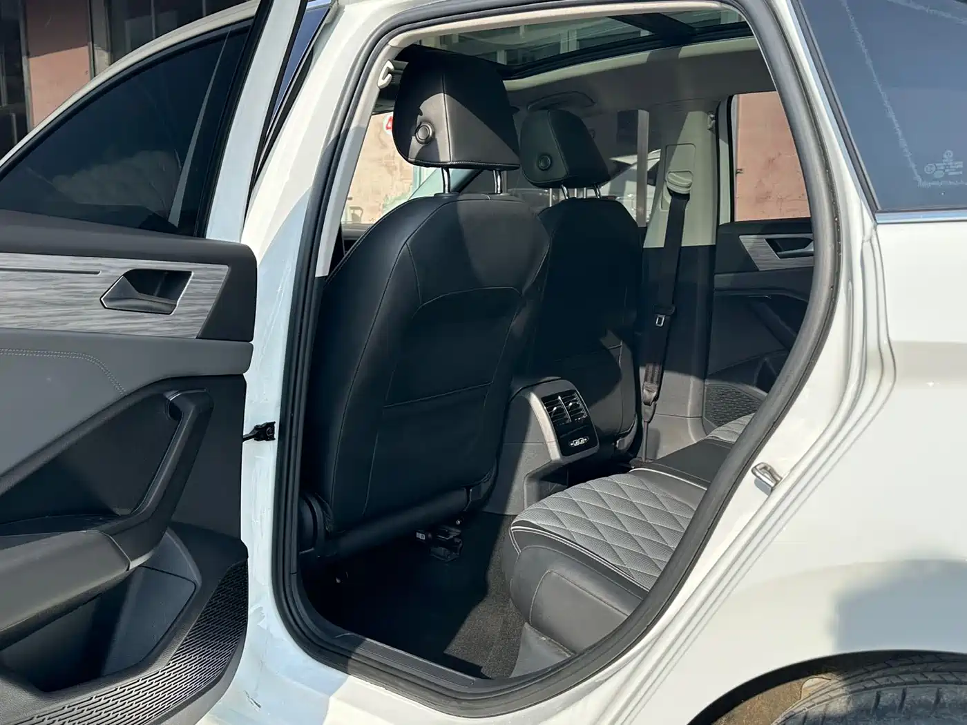 Volkswagen Sagitar 2023 Model Year 280TSI DSG Surpass Edition фото 14