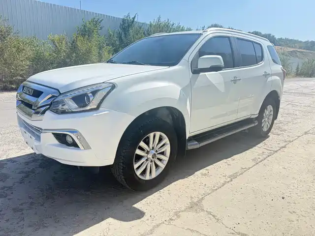 Isuzu mu-X 1.9T 柴油自动四驱劲享版 5座 国VI
