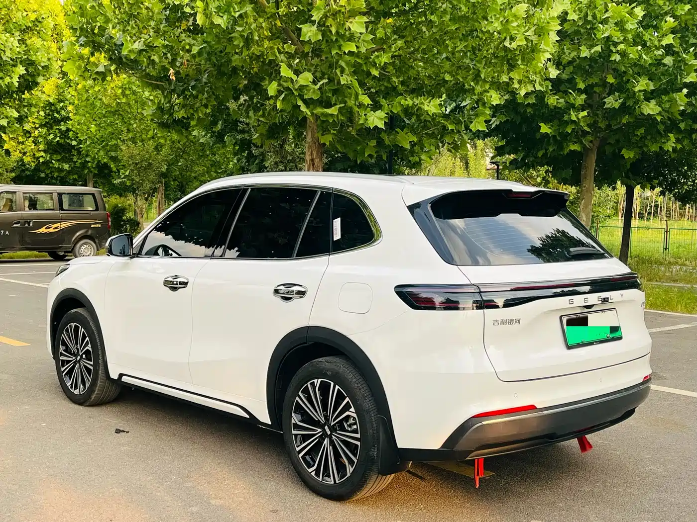 Geely Galaxy Galaxy Starship 7 EM-i 2025 120km Navigation Edition фото 8