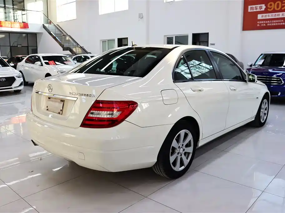 Mercedes-Benz C-Class 2011 C 180K Classic фото 9