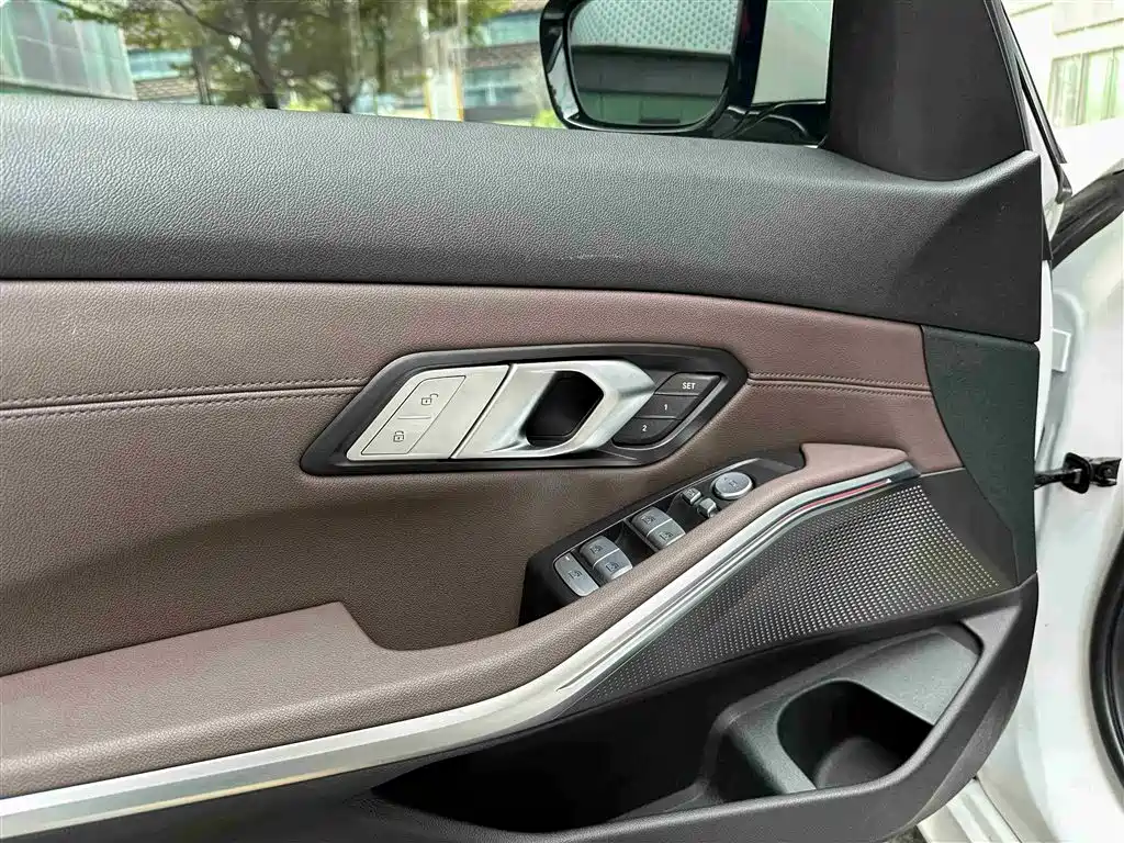 BMW 3 Series 2020 325Li M Sport Package фото 15