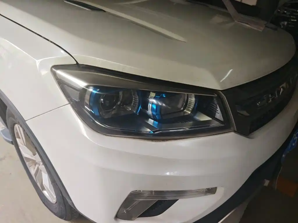 Photo 7 - Changan CS75