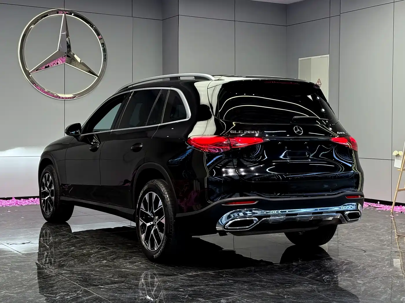 MERCEDES-BENZ GLC
