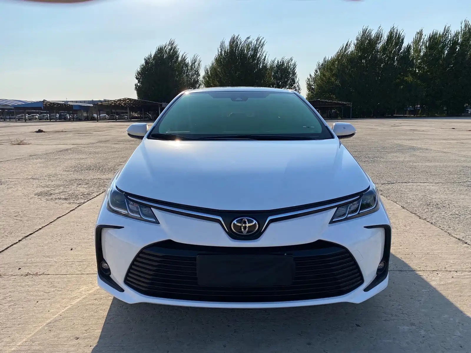 Фото 2 - Toyota Corolla