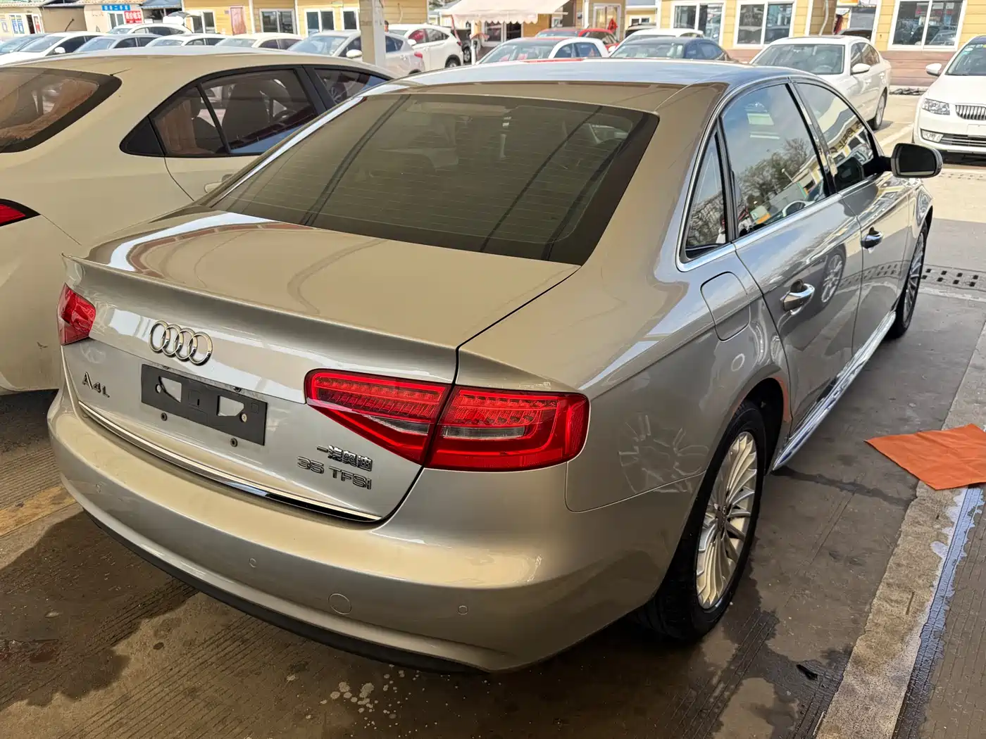 Audi A4L 2015 35 TFSI Auto Comfort фото 2