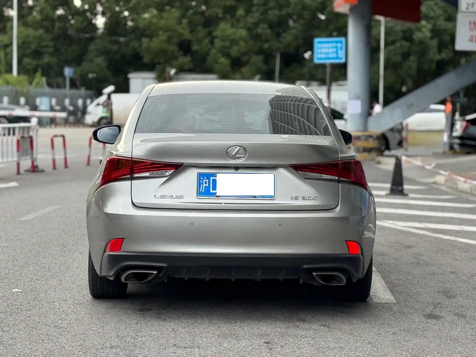 Фото 5 - Lexus IS