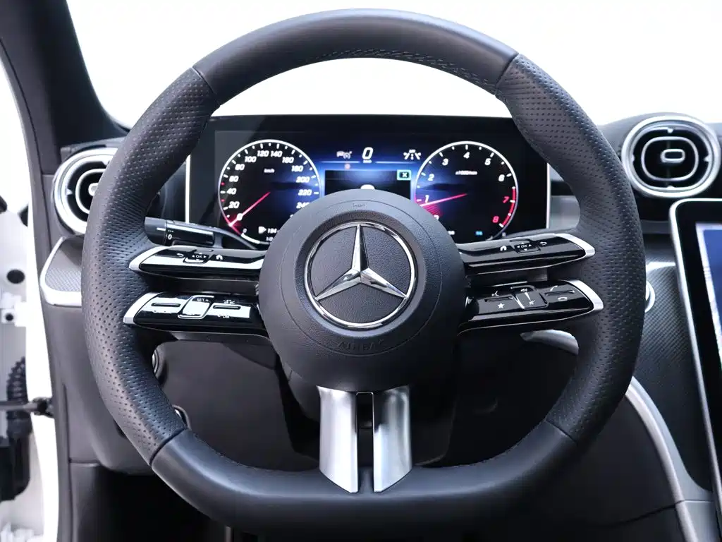 Фото 16 - Mercedes-Benz C-Class