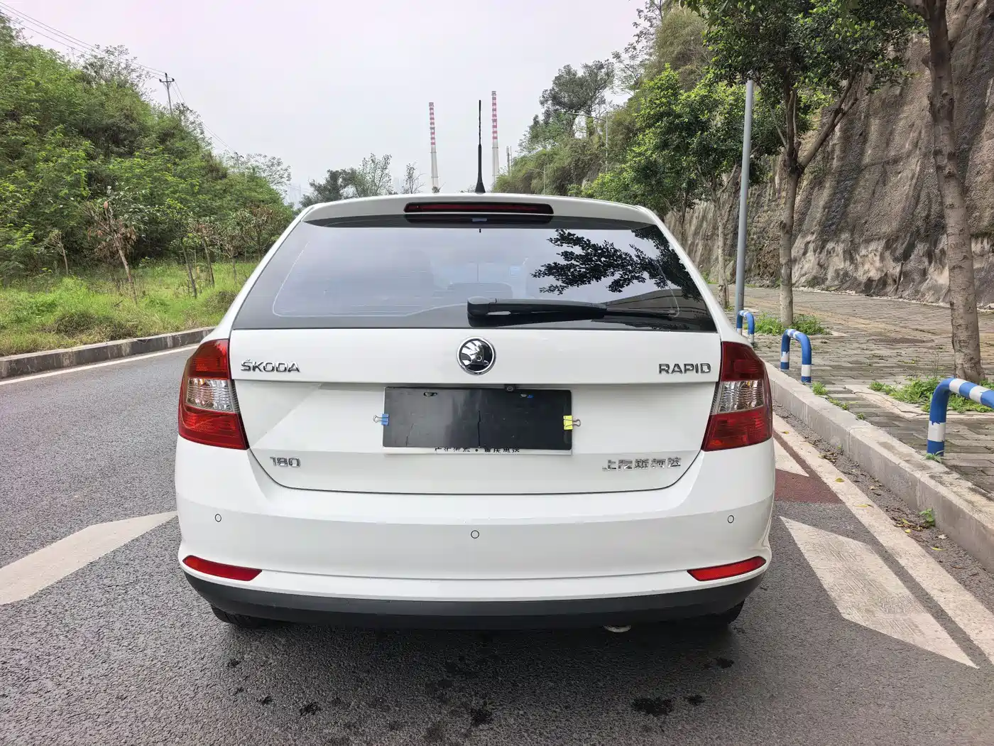 Škoda Skoda Rapid Spaceback 2016 Facelift 1.6L Automatic Innovation Edition фото 6