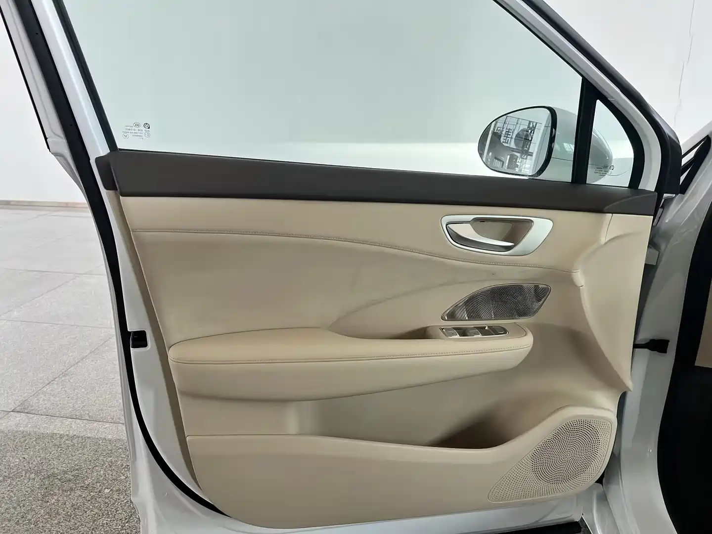 Photo 19 - Shangjie SUV